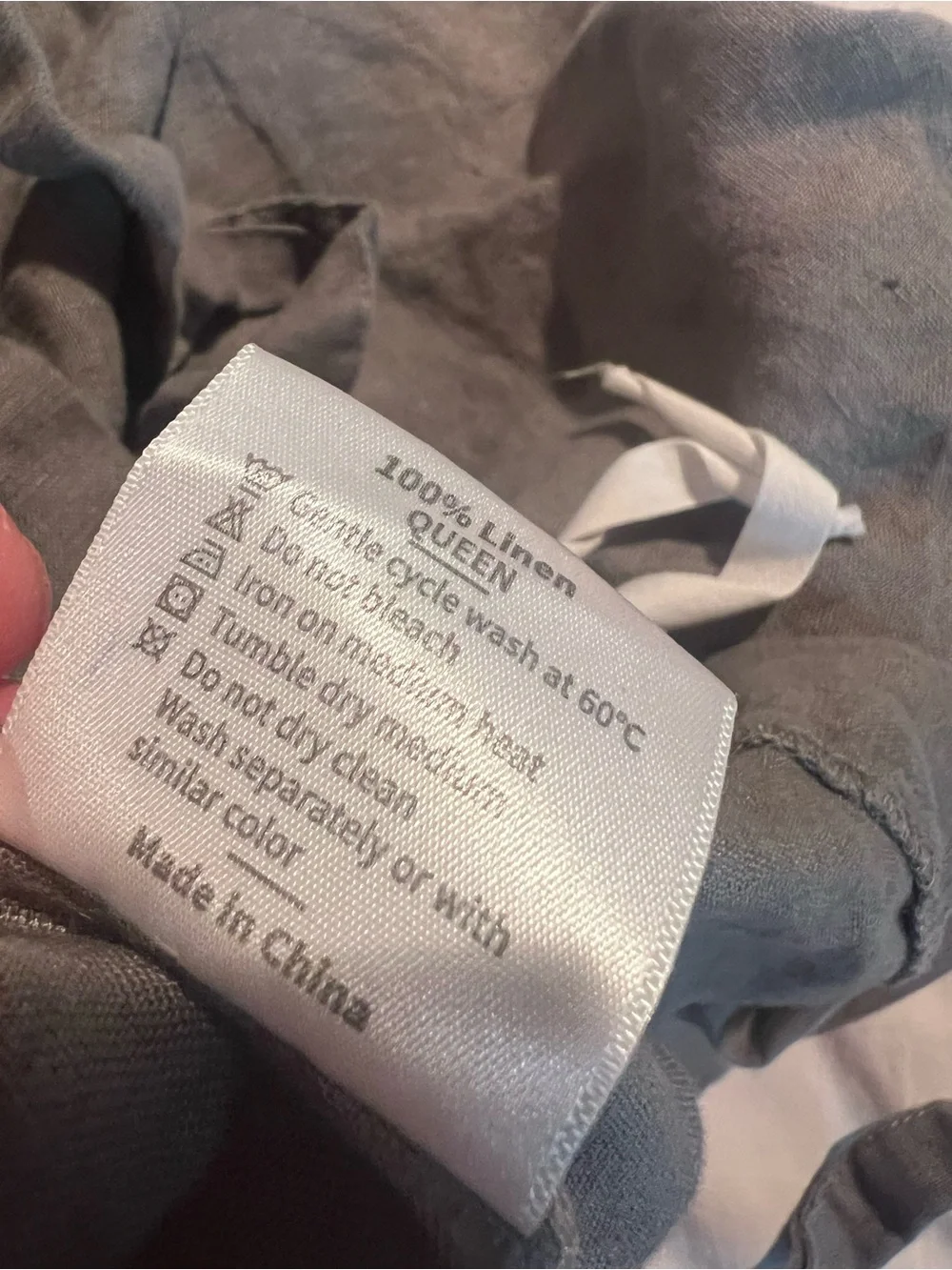 Queen Size Linen Duvet And Two Shams With Tie Closures.